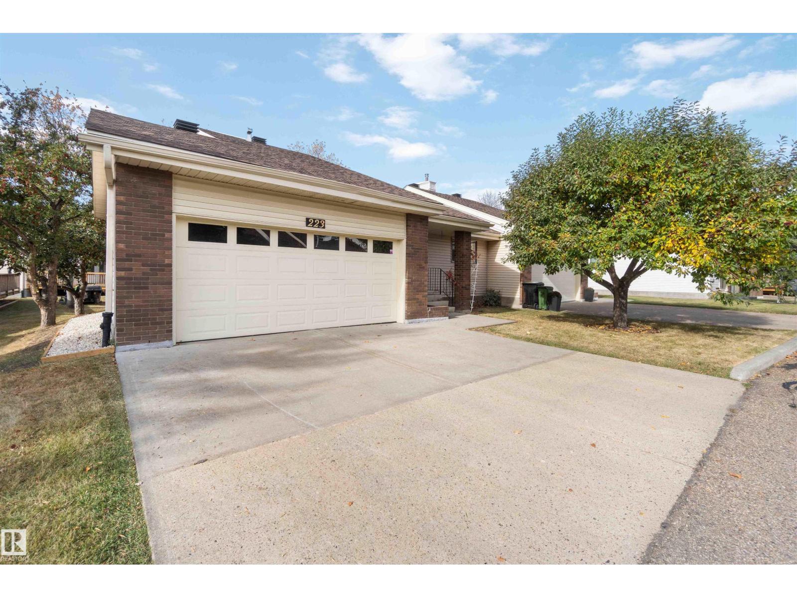 223 Oeming Rd Nw Nw, Edmonton, Alberta  T6R 1M1 - Photo 2 - E4461375