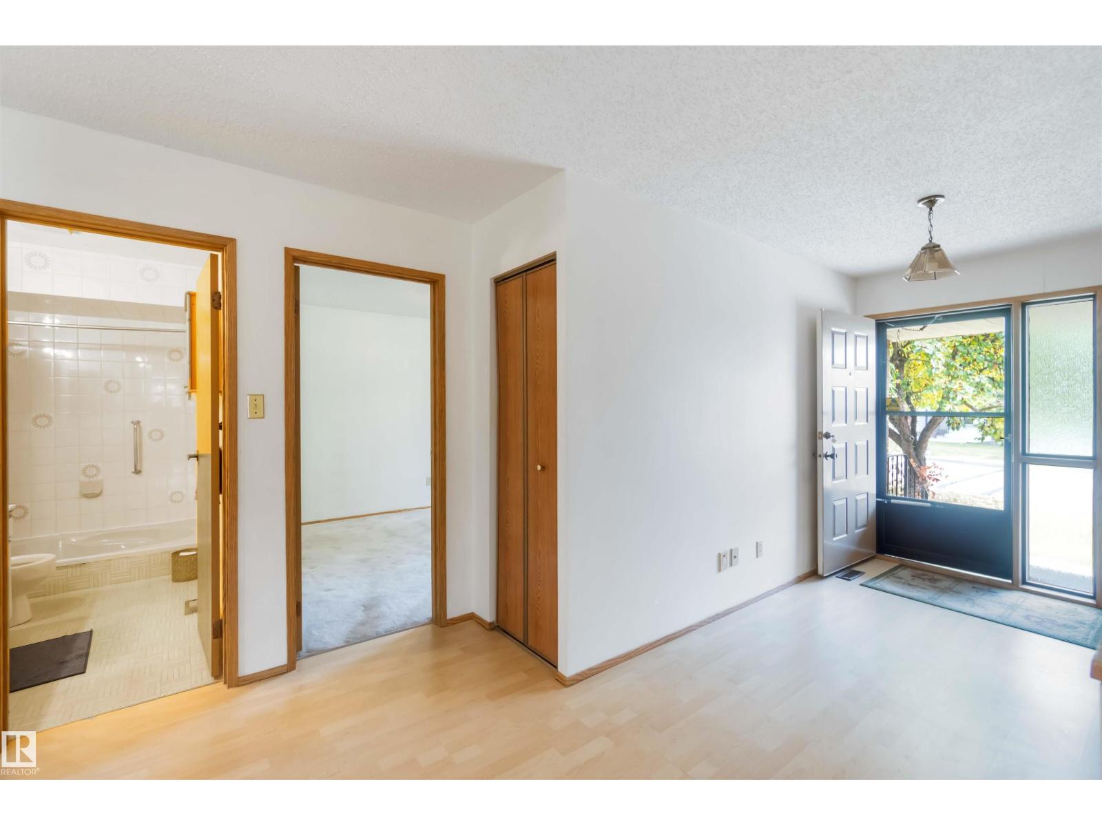 223 Oeming Rd Nw Nw, Edmonton, Alberta  T6R 1M1 - Photo 5 - E4461375