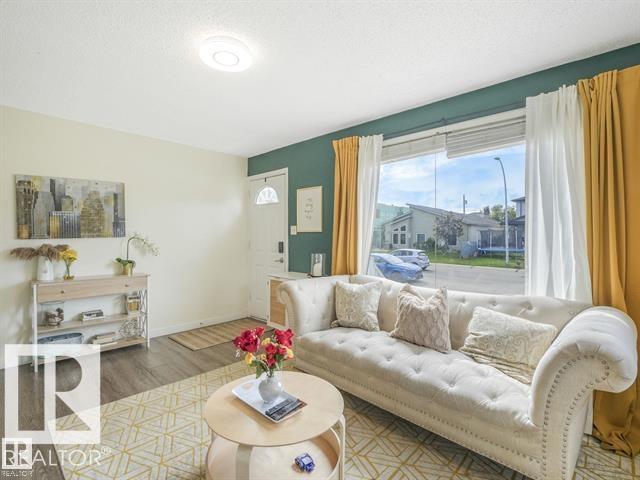 10345 159 St Nw, Edmonton, Alberta  T5P 3A5 - Photo 3 - E4461377