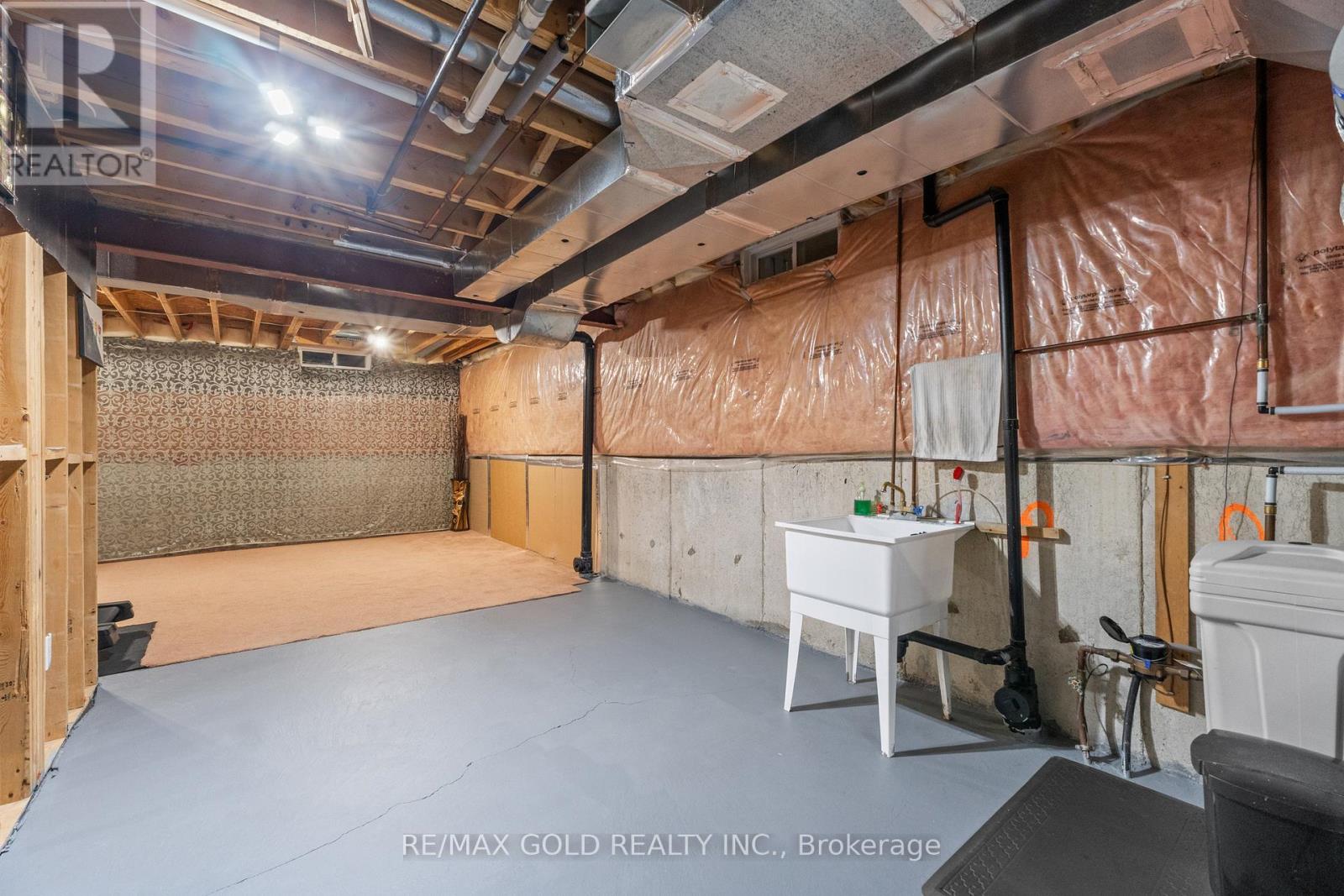 82 Pony Way, Kitchener, Ontario  N2R 0R2 - Photo 39 - X12452896