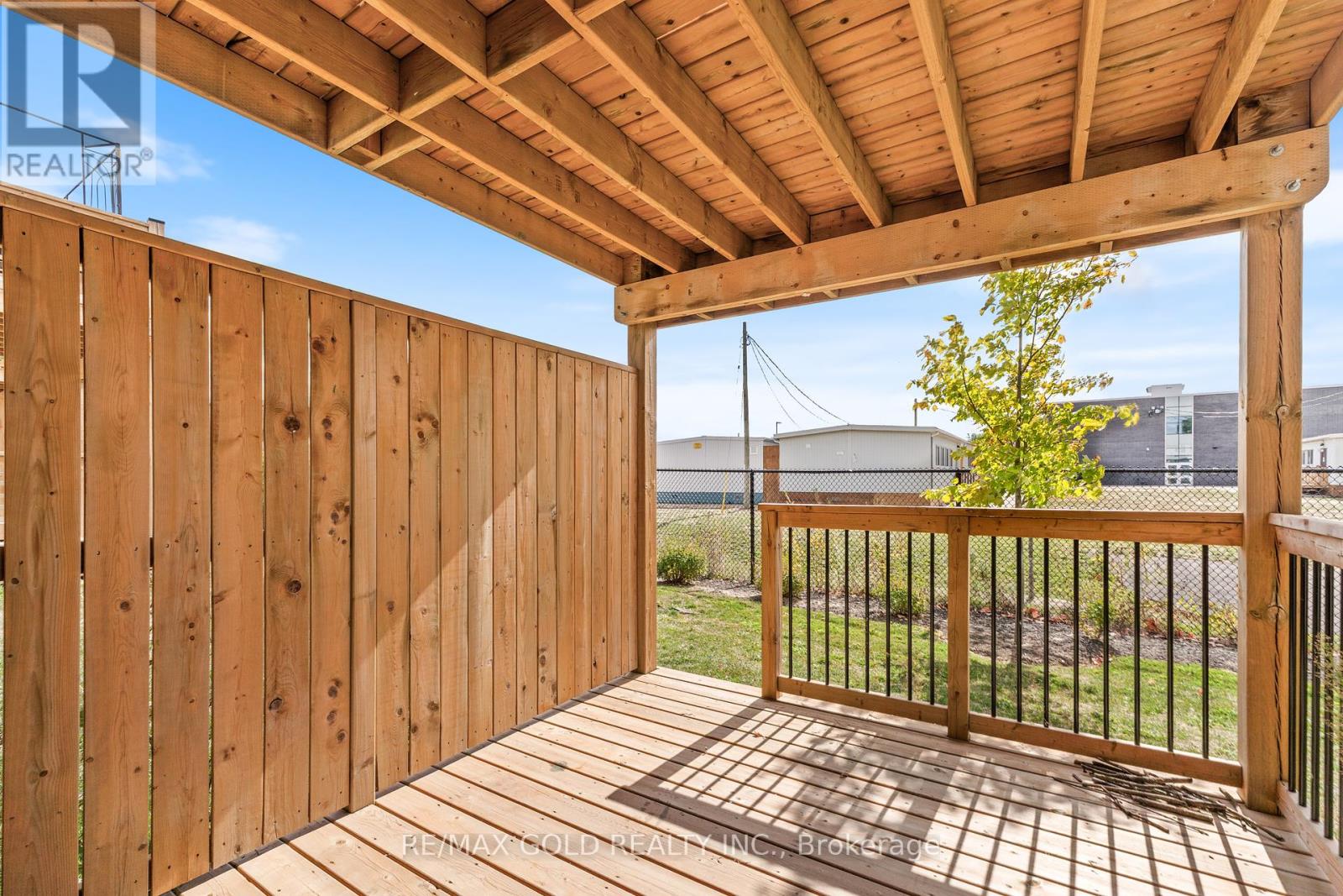 82 Pony Way, Kitchener, Ontario  N2R 0R2 - Photo 42 - X12452896