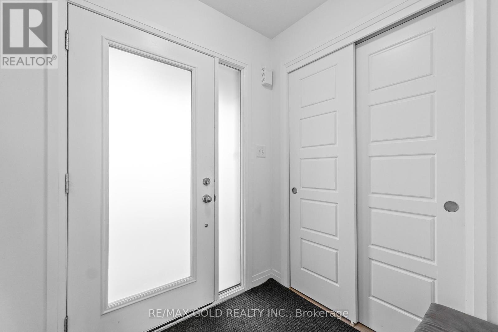 82 Pony Way, Kitchener, Ontario  N2R 0R2 - Photo 6 - X12452896