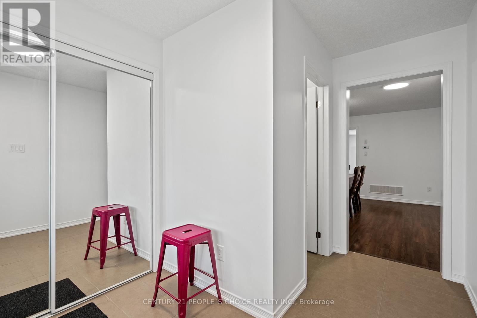 7822 Juneberry Drive, Niagara Falls, Ontario  L2H 0N1 - Photo 5 - X12452908