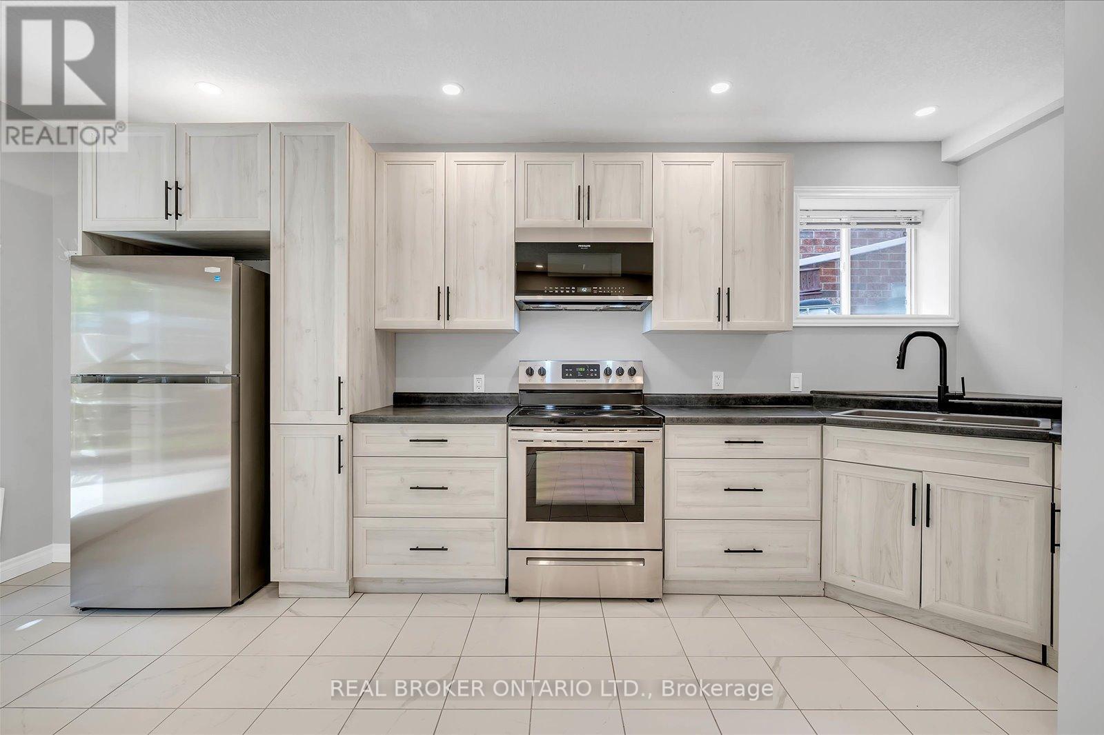 Lower - 99 Langlaw Drive, Cambridge, Ontario  N1P 1J1 - Photo 2 - X12452926