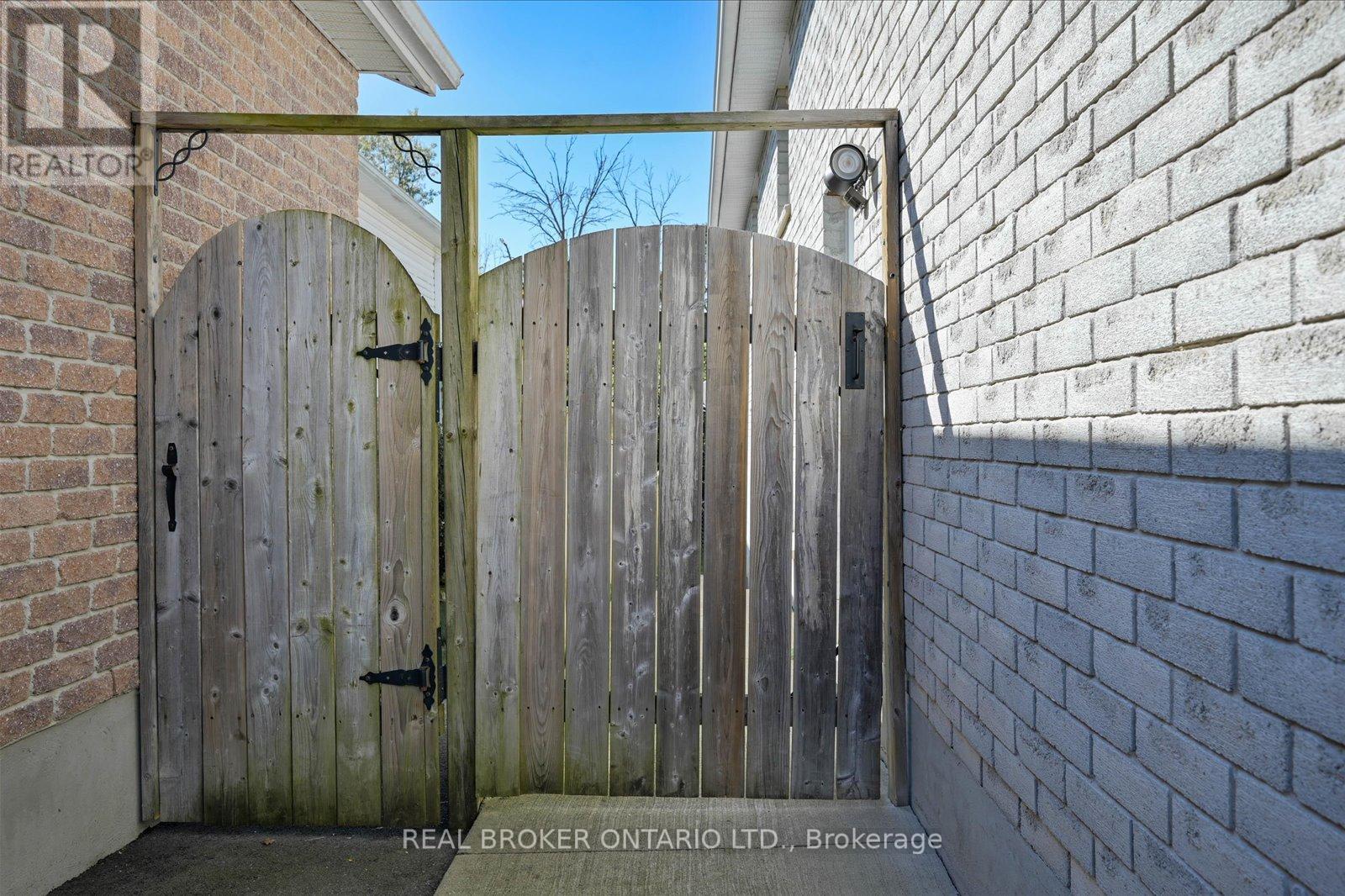 Lower - 99 Langlaw Drive, Cambridge, Ontario  N1P 1J1 - Photo 27 - X12452926