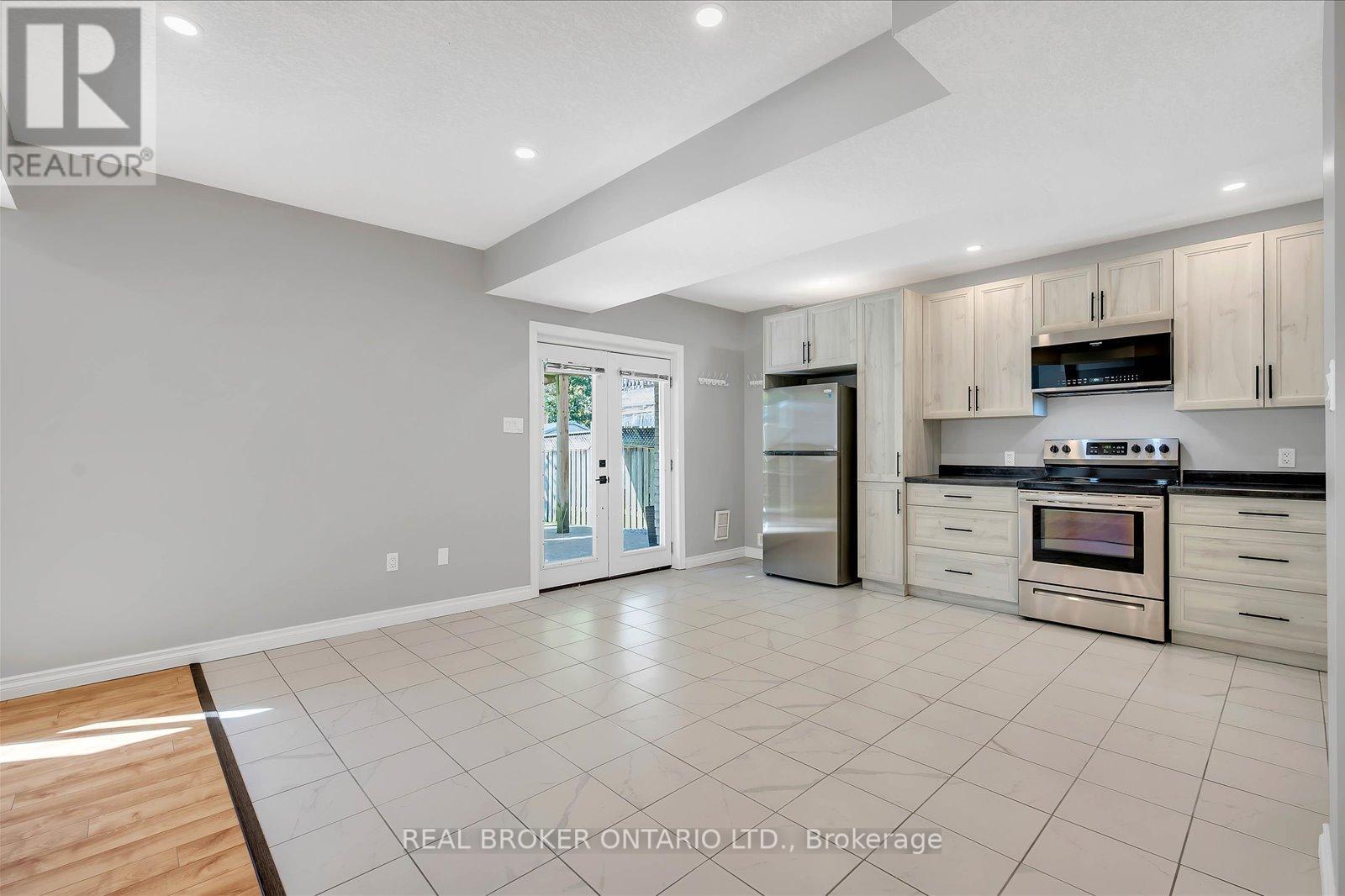 Lower - 99 Langlaw Drive, Cambridge, Ontario  N1P 1J1 - Photo 4 - X12452926