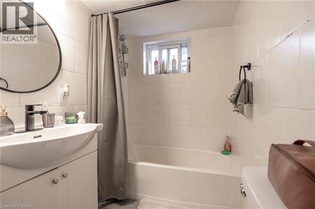 99 East 36th Street, Hamilton, Ontario  L8V 3Z2 - Photo 34 - 40777737