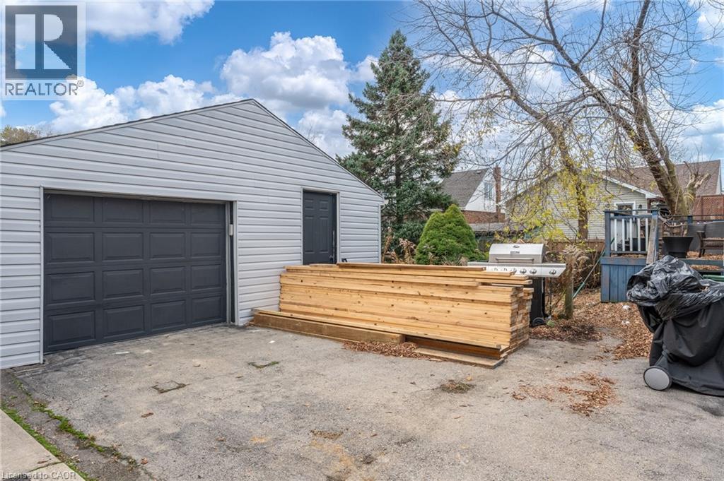 99 East 36th Street, Hamilton, Ontario  L8V 3Z2 - Photo 35 - 40777737