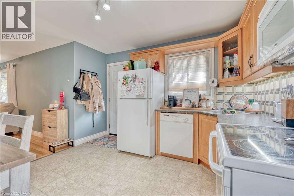 99 East 36th Street, Hamilton, Ontario  L8V 3Z2 - Photo 9 - 40777737