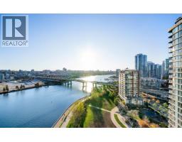 2005 8 SMITHE MEWS, Vancouver, British Columbia