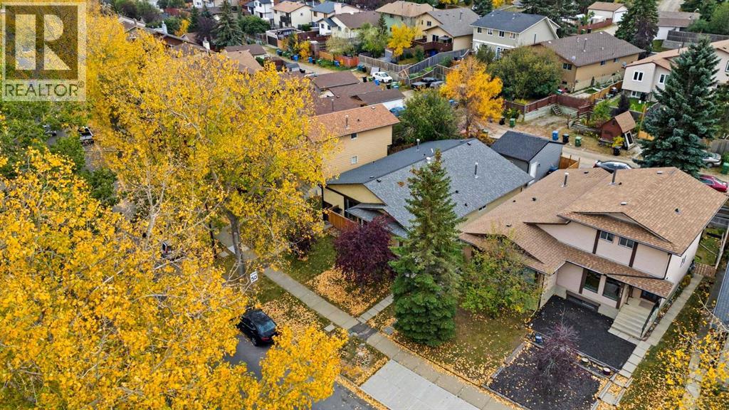 1137 Berkley Drive Nw, Calgary, Alberta  T3K 1S6 - Photo 31 - A2253062