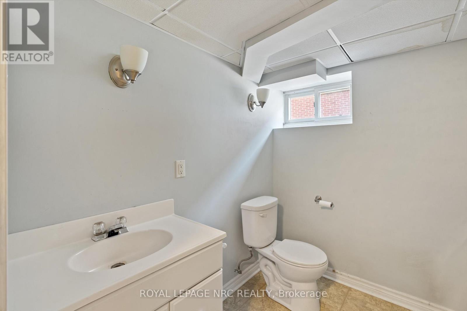 19 Seymour Avenue, St. Catharines, Ontario  L2P 1A3 - Photo 19 - X12338248