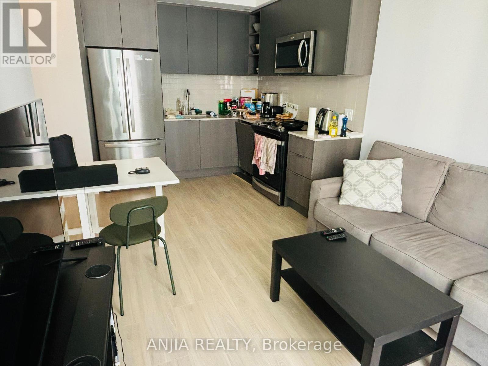 615 - 50 Dunfield Avenue, Toronto, Ontario  M4S 3A4 - Photo 2 - C12452945