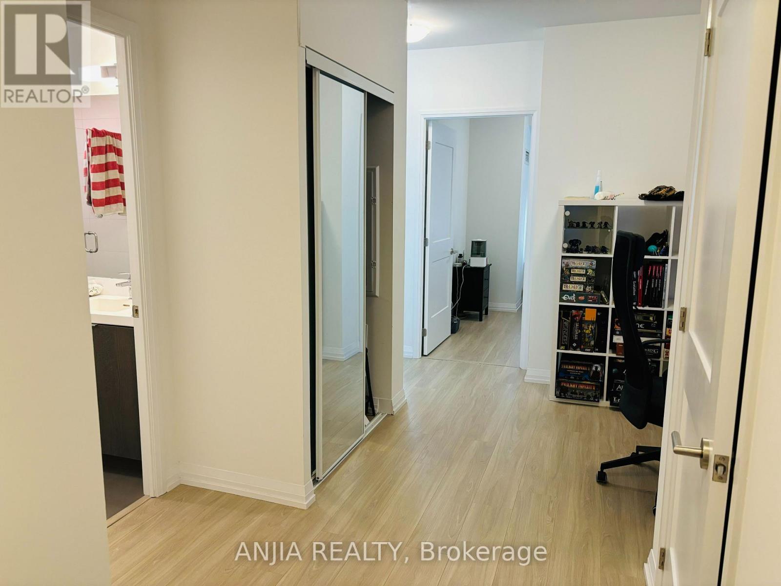 615 - 50 Dunfield Avenue, Toronto, Ontario  M4S 3A4 - Photo 6 - C12452945