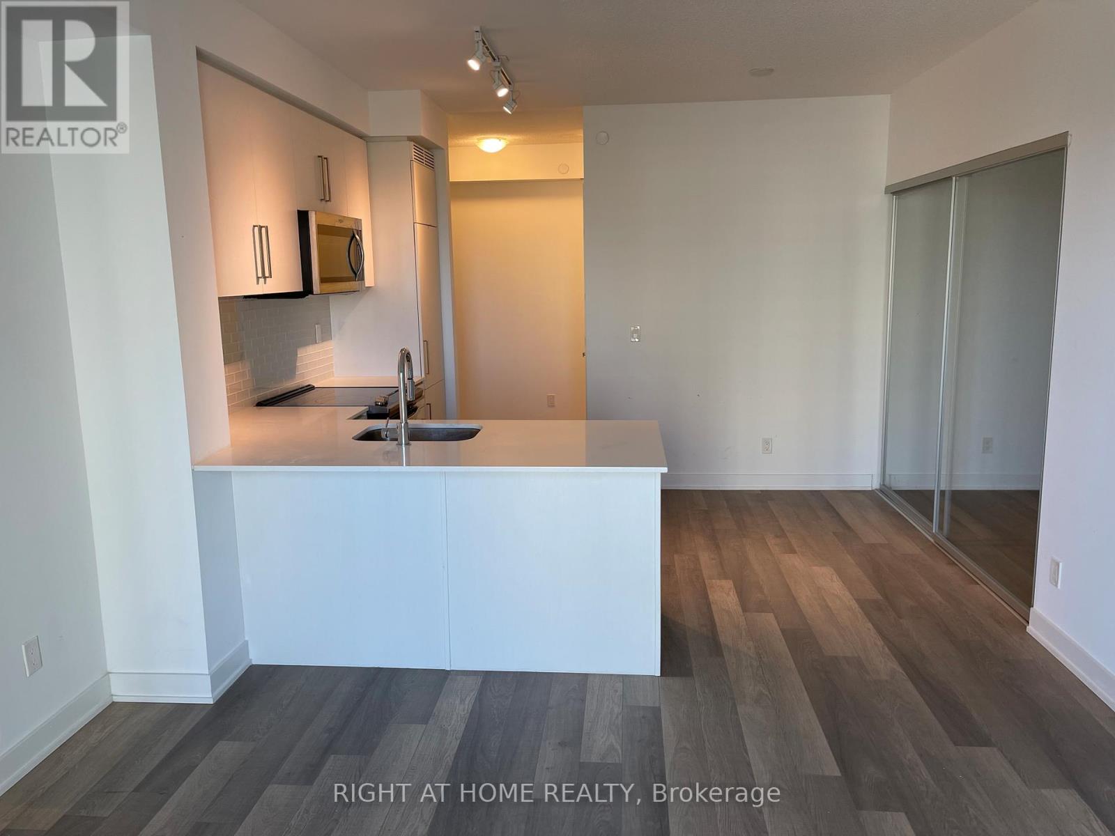 606 - 5180 Yonge Street, Toronto, Ontario  M2N 5P6 - Photo 4 - C12452964