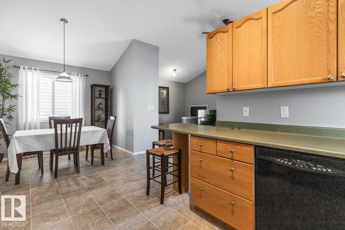 3027 32 Av Nw, Edmonton, Alberta  T6T 1X1 - Photo 8 - E4461073