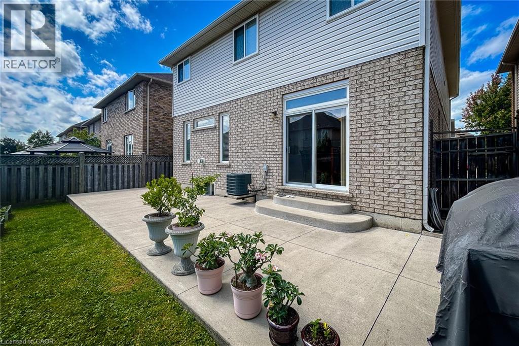 172 Lorenzo Drive, Hamilton, Ontario  L9A 0A2 - Photo 11 - 40767103