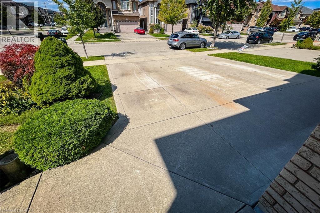 172 Lorenzo Drive, Hamilton, Ontario  L9A 0A2 - Photo 9 - 40767103