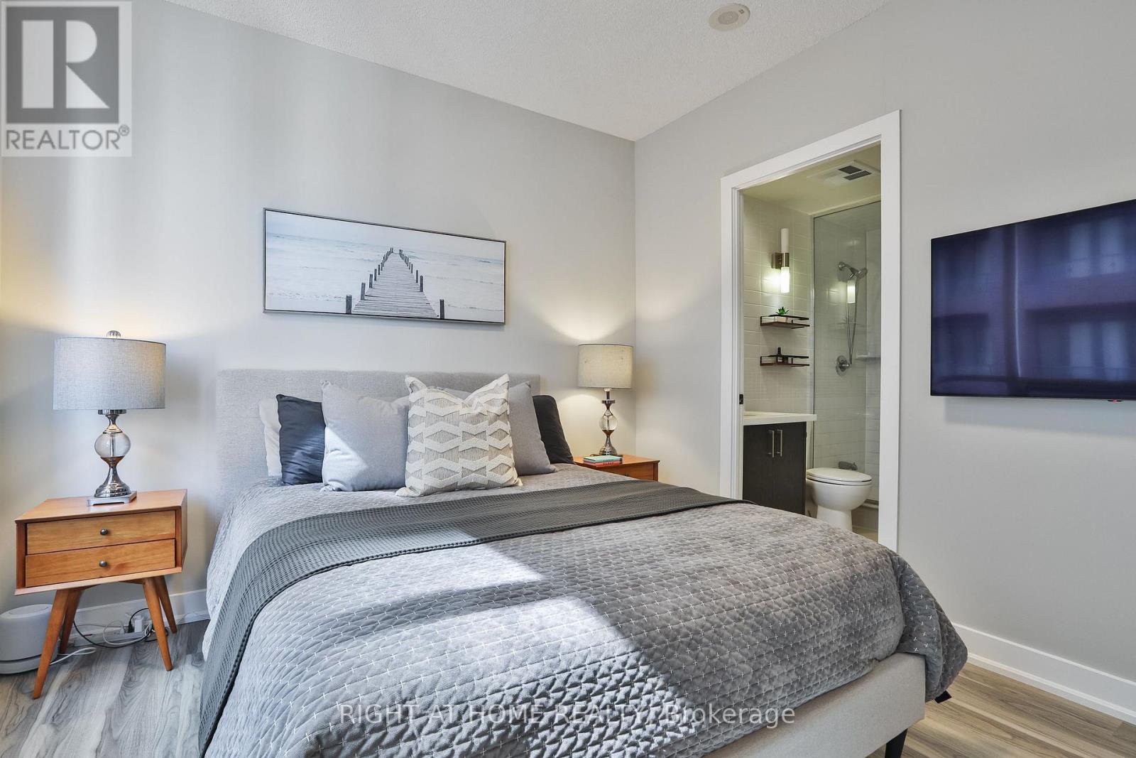 2308 - 28 Linden Street, Toronto, Ontario  M4Y 0A4 - Photo 14 - C12396558