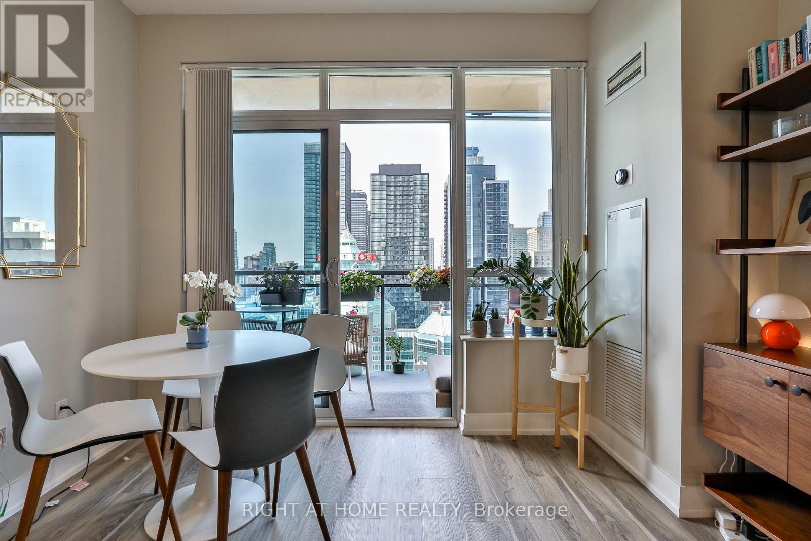 2308 - 28 Linden Street, Toronto, Ontario  M4Y 0A4 - Photo 12 - C12396558