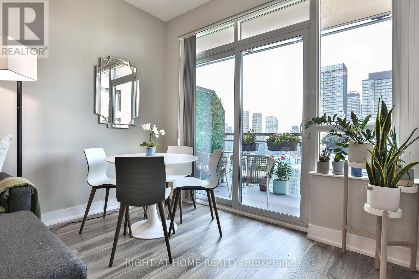 2308 - 28 Linden Street, Toronto, Ontario  M4Y 0A4 - Photo 11 - C12396558
