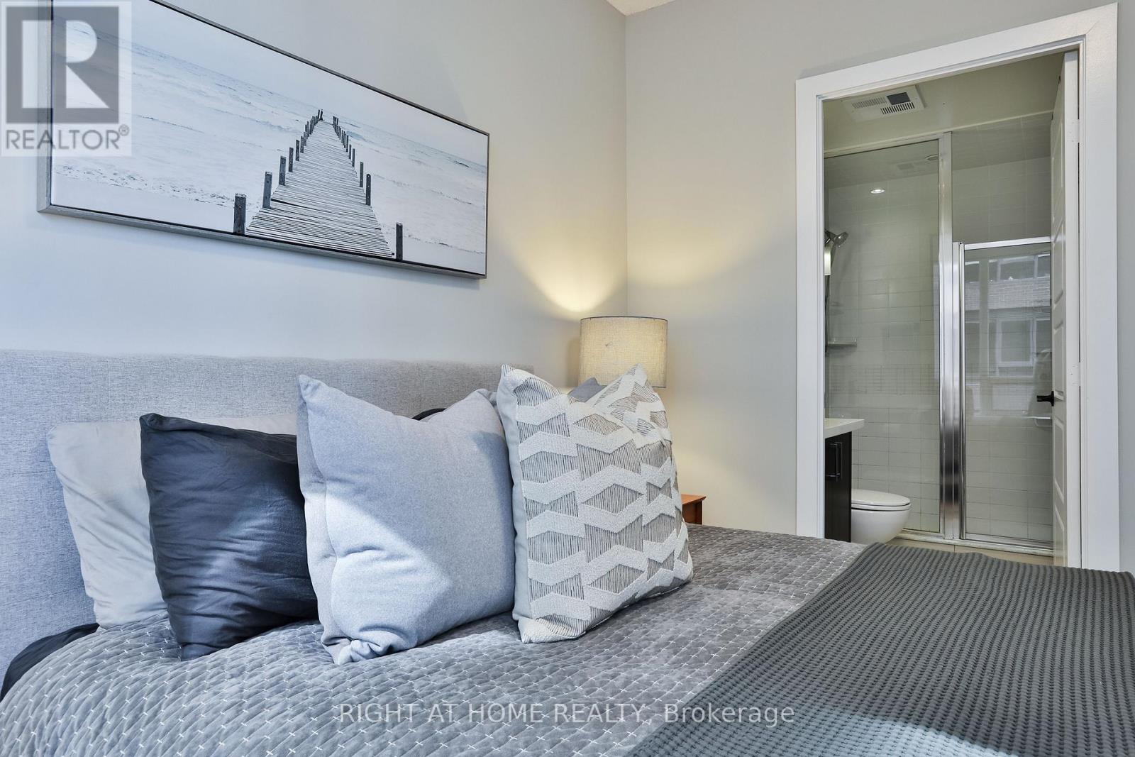 2308 - 28 Linden Street, Toronto, Ontario  M4Y 0A4 - Photo 15 - C12396558