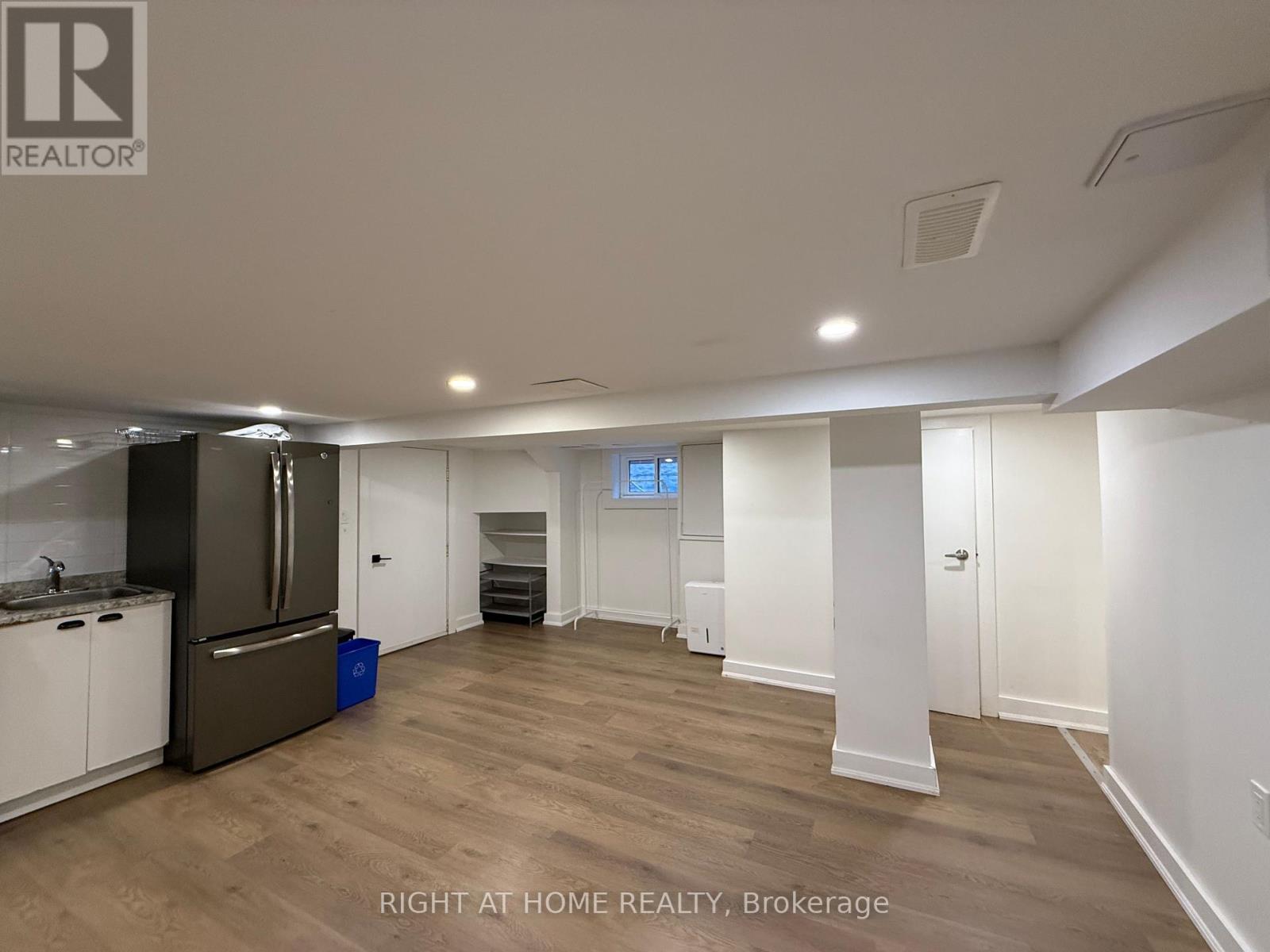 Lower - 22 Glenside Avenue, Toronto, Ontario  M4L 2T5 - Photo 3 - E12424518