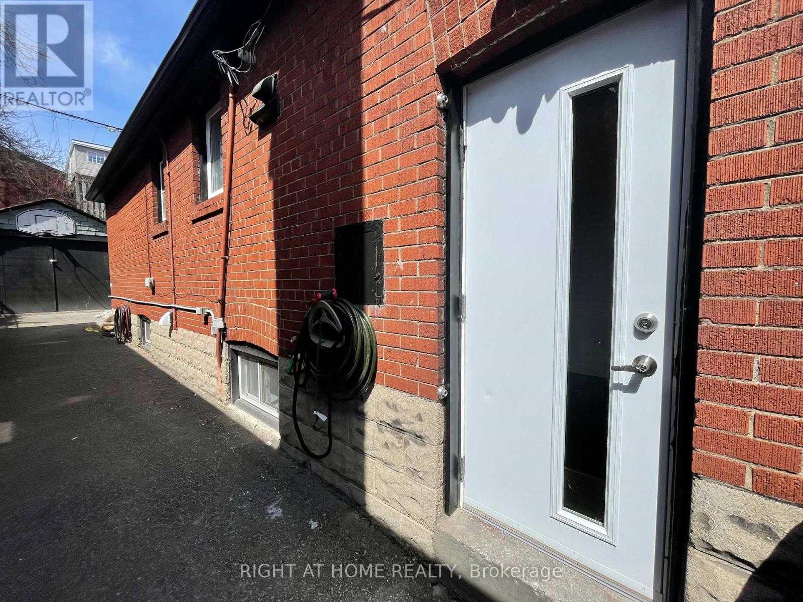 Lower - 22 Glenside Avenue, Toronto, Ontario  M4L 2T5 - Photo 13 - E12424518