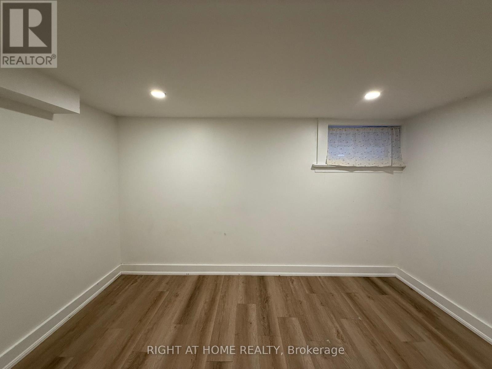 Lower - 22 Glenside Avenue, Toronto, Ontario  M4L 2T5 - Photo 7 - E12424518