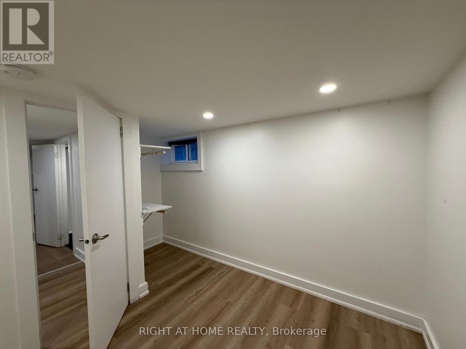 Lower - 22 Glenside Avenue, Toronto, Ontario  M4L 2T5 - Photo 10 - E12424518