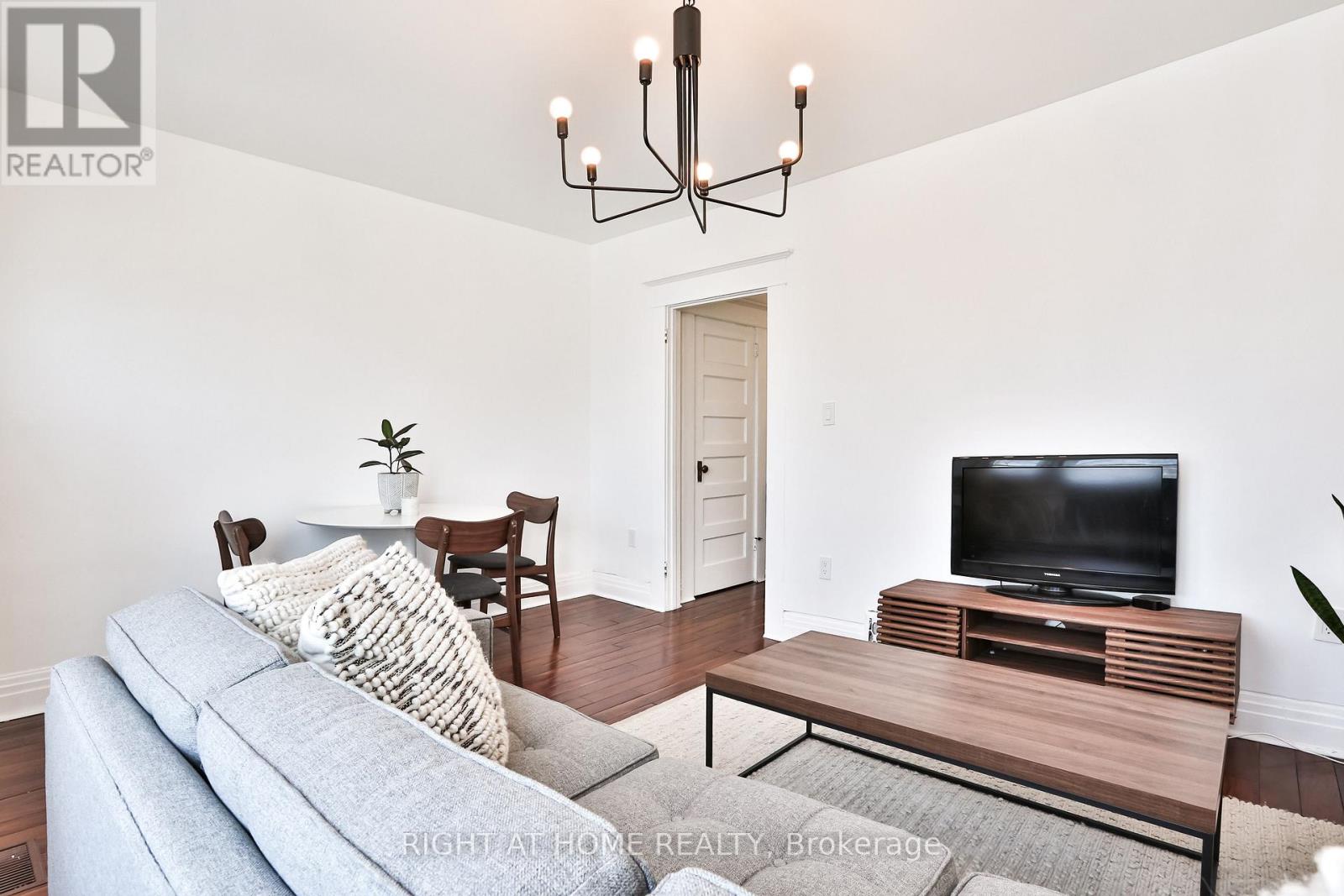 2 - 1365 Lansdowne Avenue, Toronto, Ontario  M6H 3Z9 - Photo 15 - W12438799
