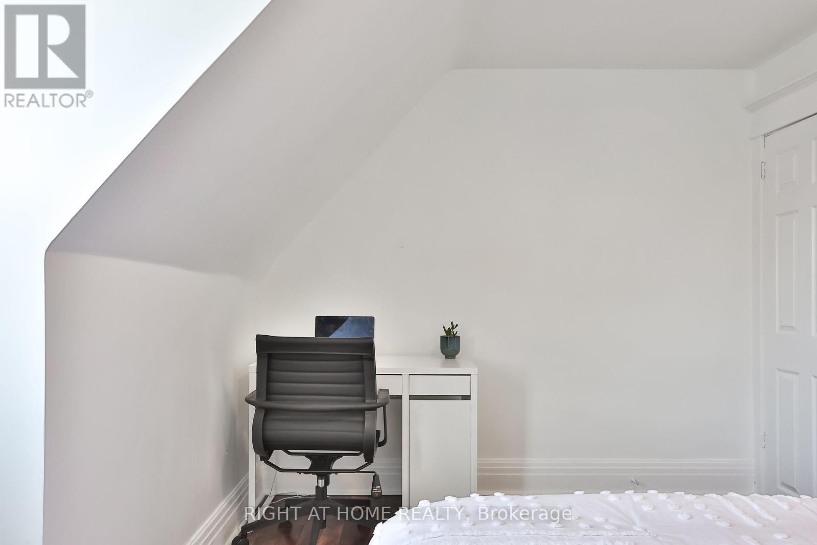 2 - 1365 Lansdowne Avenue, Toronto, Ontario  M6H 3Z9 - Photo 23 - W12438799