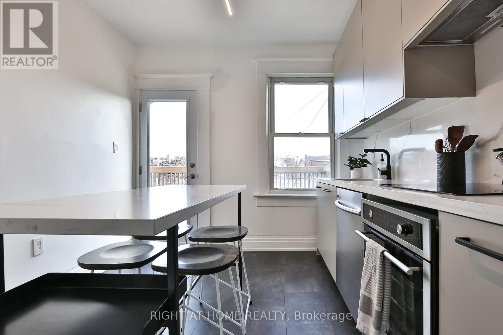 2 - 1365 Lansdowne Avenue, Toronto, Ontario  M6H 3Z9 - Photo 2 - W12438799