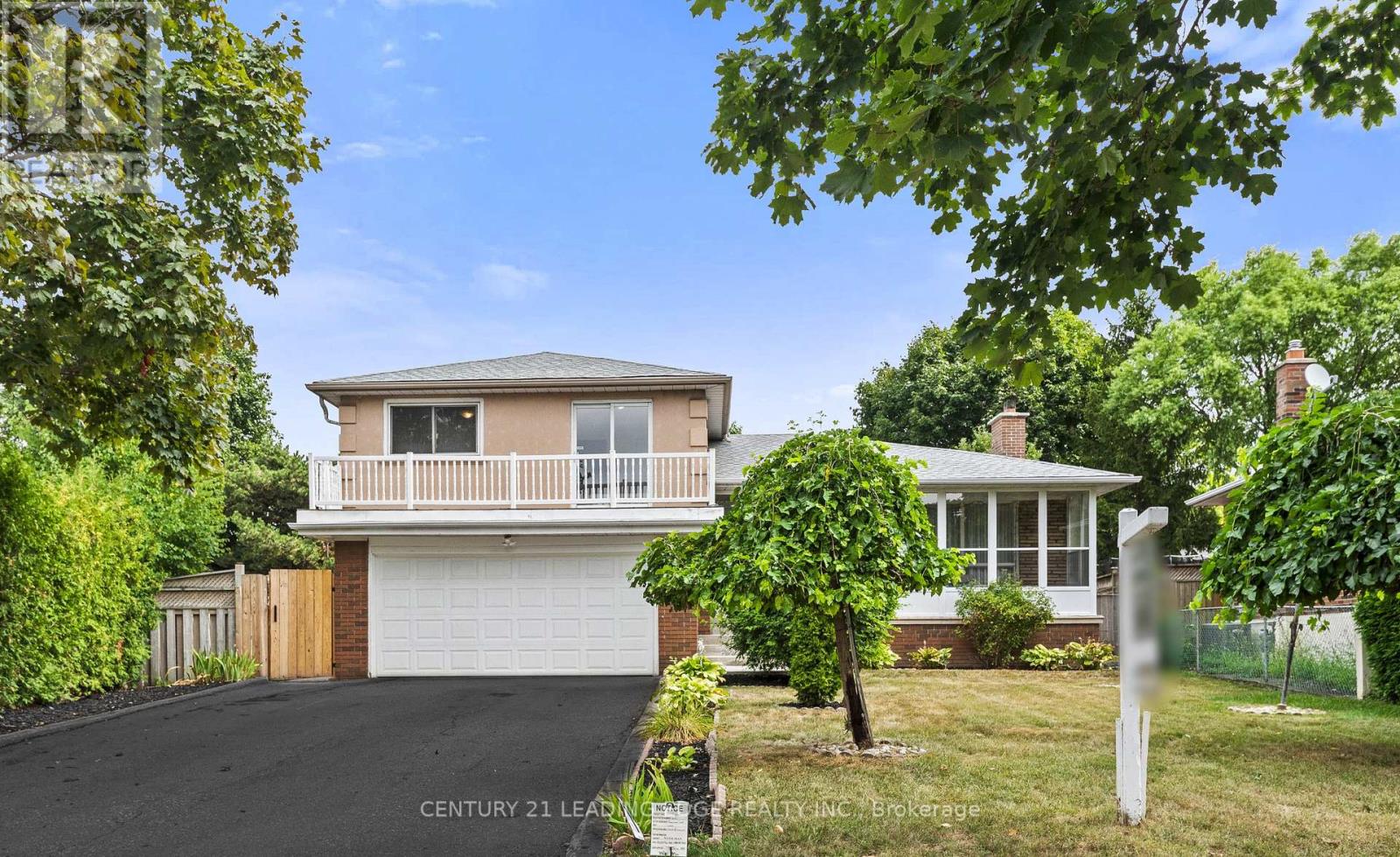 3651 Broomhill Crescent, Mississauga, Ontario  L4Y 3N5 - Photo 2 - W12370480