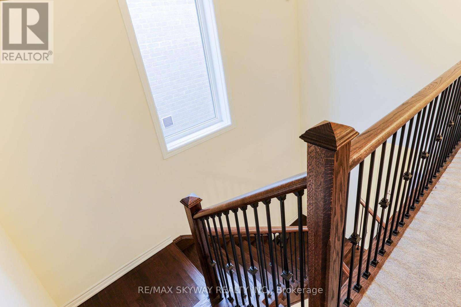 379 Valleyway Drive, Brampton, Ontario  L6X 5S7 - Photo 16 - W12452509