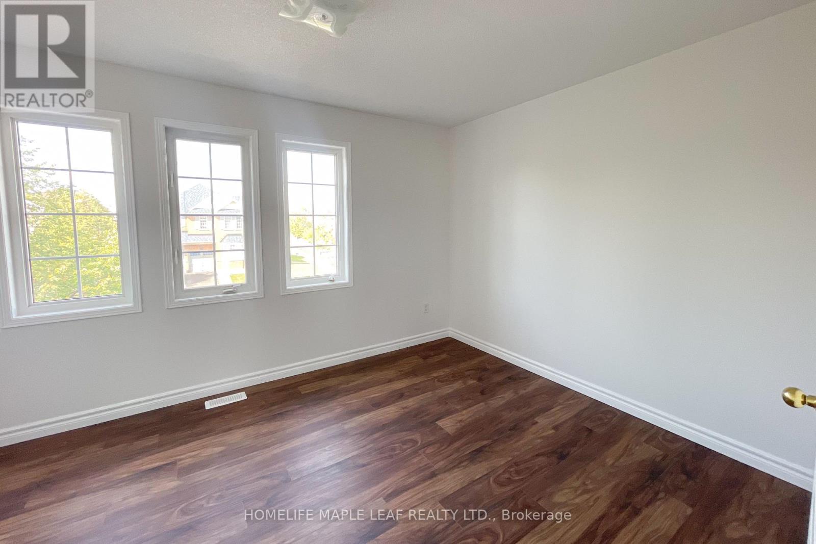 104 Crown Victoria Drive, Brampton, Ontario  L7A 3X9 - Photo 13 - W12451889