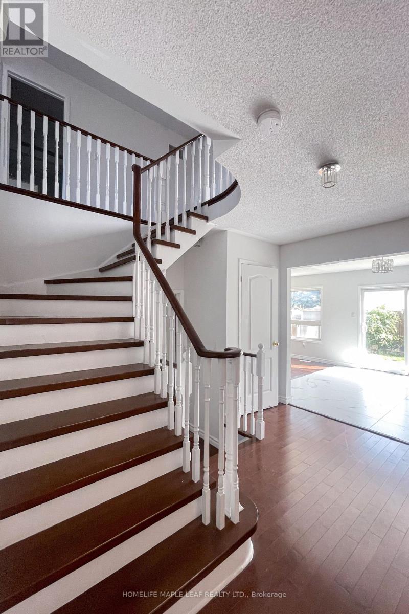 104 Crown Victoria Drive, Brampton, Ontario  L7A 3X9 - Photo 6 - W12451889