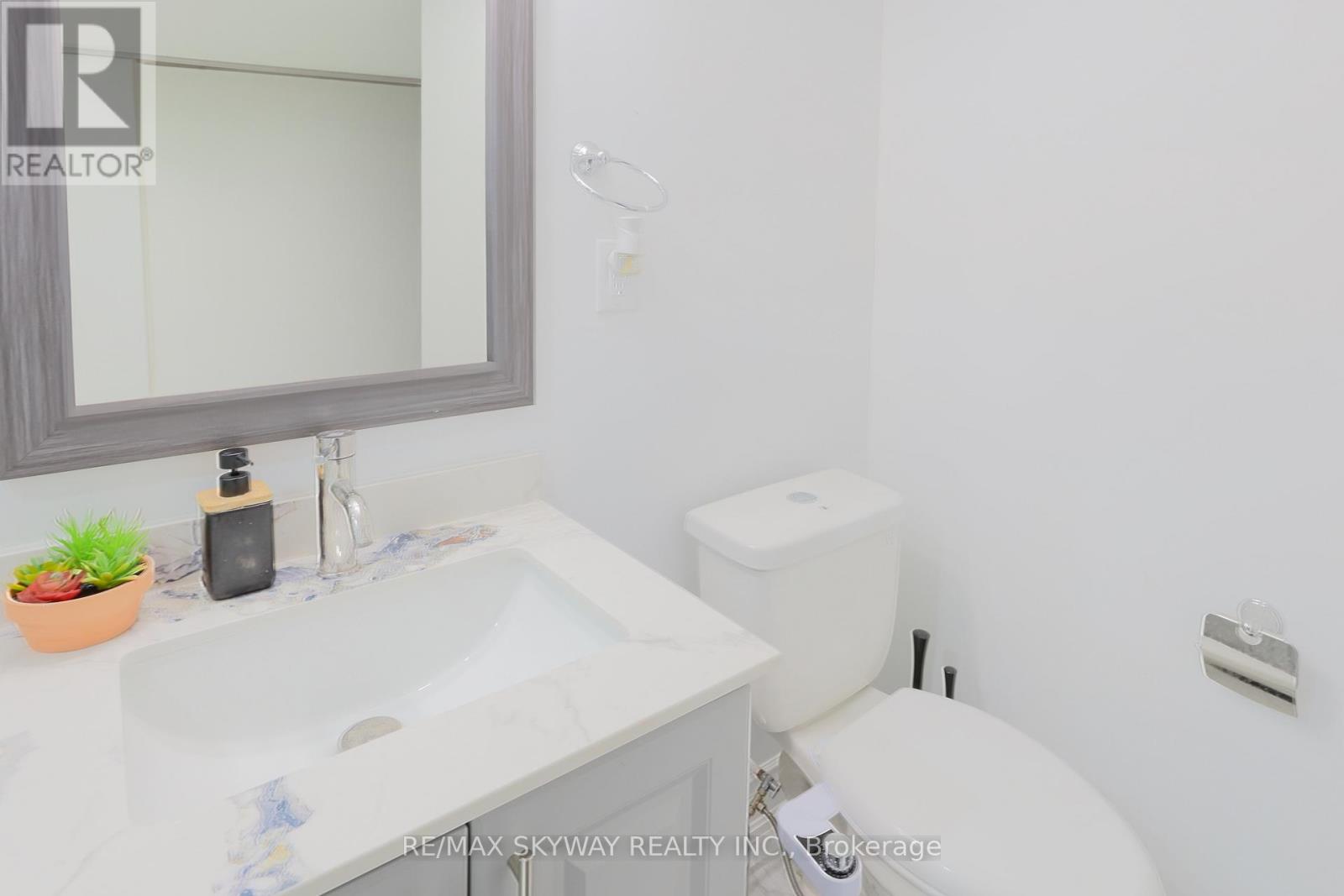 379 Valleyway Drive, Brampton, Ontario  L6X 5S7 - Photo 37 - W12452509