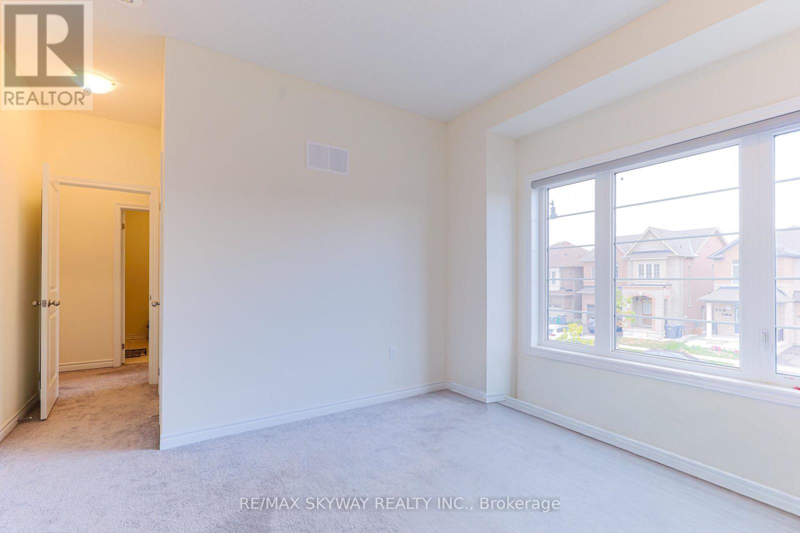 379 Valleyway Drive, Brampton, Ontario  L6X 5S7 - Photo 25 - W12452509
