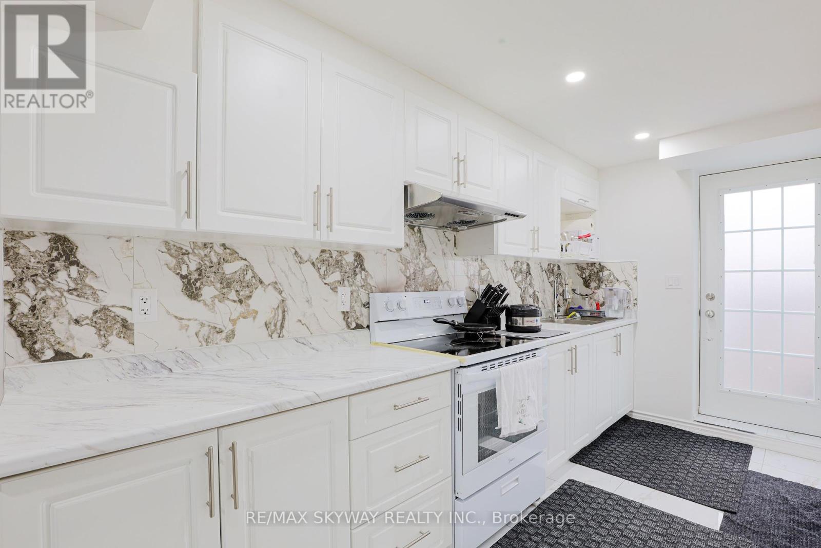379 Valleyway Drive, Brampton, Ontario  L6X 5S7 - Photo 41 - W12452509