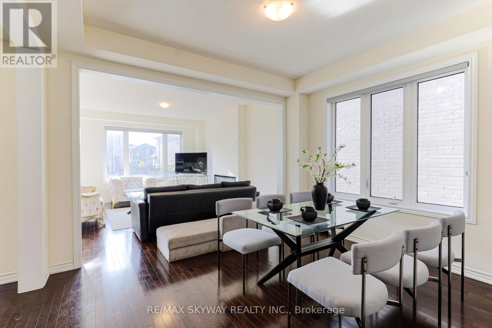 379 Valleyway Drive, Brampton, Ontario  L6X 5S7 - Photo 8 - W12452509
