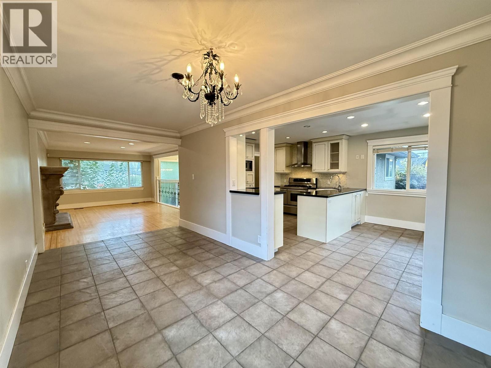 6525 Carnegie Street, Burnaby, British Columbia  V5B 1Y2 - Photo 9 - R3054329