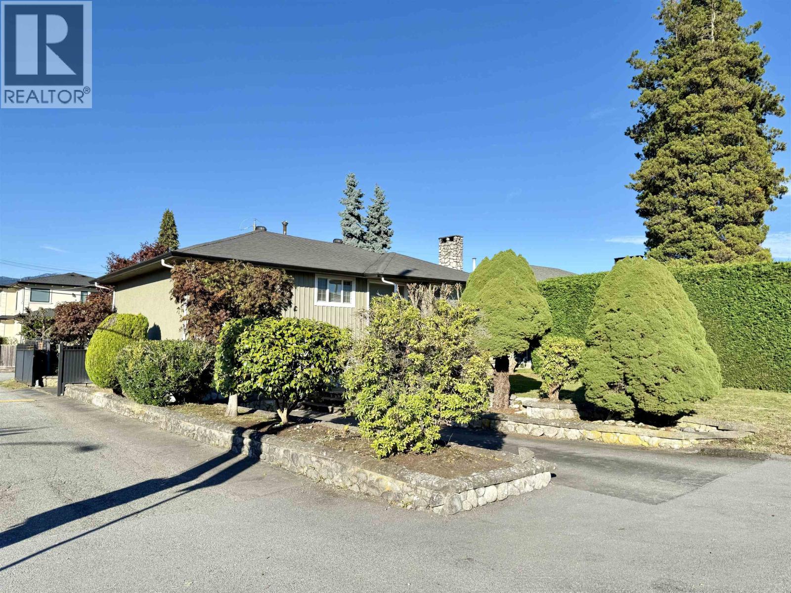 6525 Carnegie Street, Burnaby, British Columbia  V5B 1Y2 - Photo 3 - R3054329