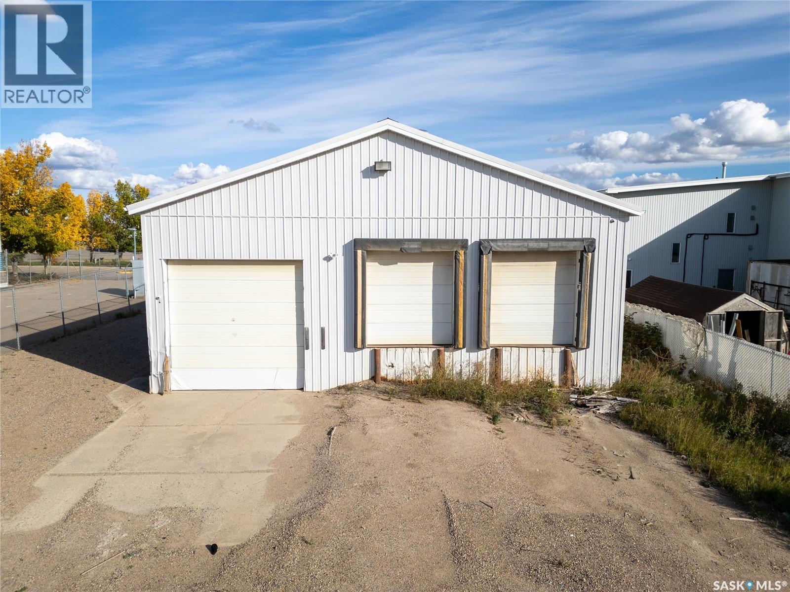 3865 5th Avenue E, Prince Albert, Saskatchewan  S6W 0A2 - Photo 2 - SK020458