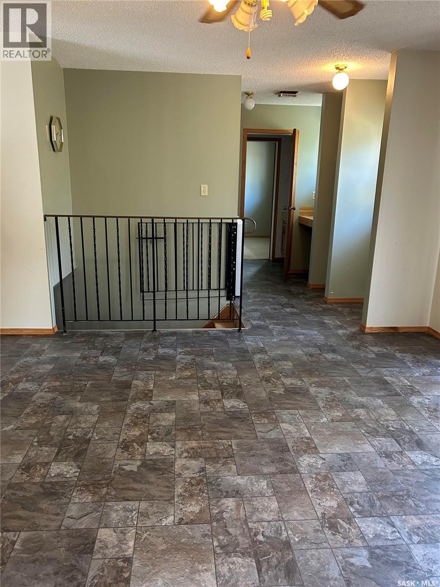122 1st Street, Chaplin, Saskatchewan  S0H 0V0 - Photo 12 - SK020299