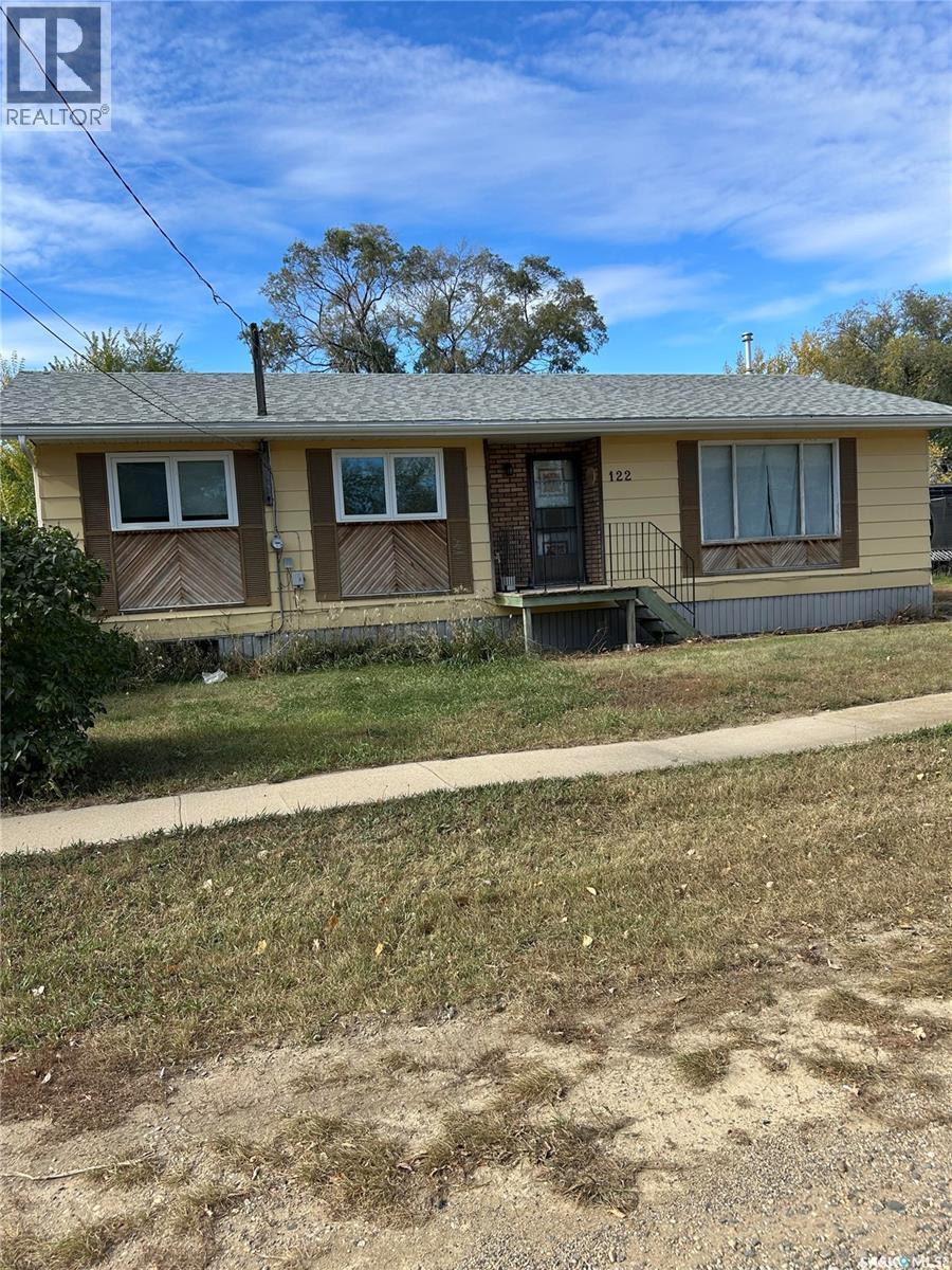 122 1st Street, Chaplin, Saskatchewan  S0H 0V0 - Photo 2 - SK020299