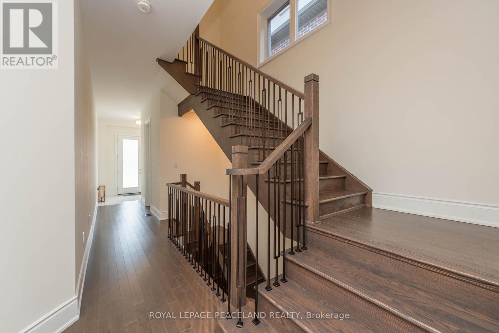 32 Planet Street, Richmond Hill, Ontario  L4C 4Y3 - Photo 10 - N12452946