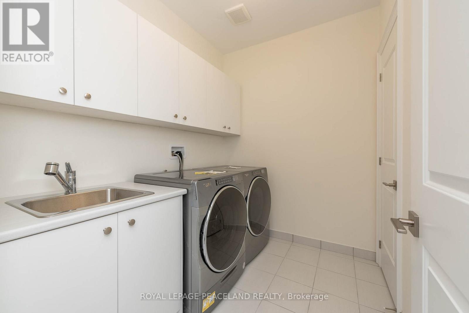32 Planet Street, Richmond Hill, Ontario  L4C 4Y3 - Photo 11 - N12452946