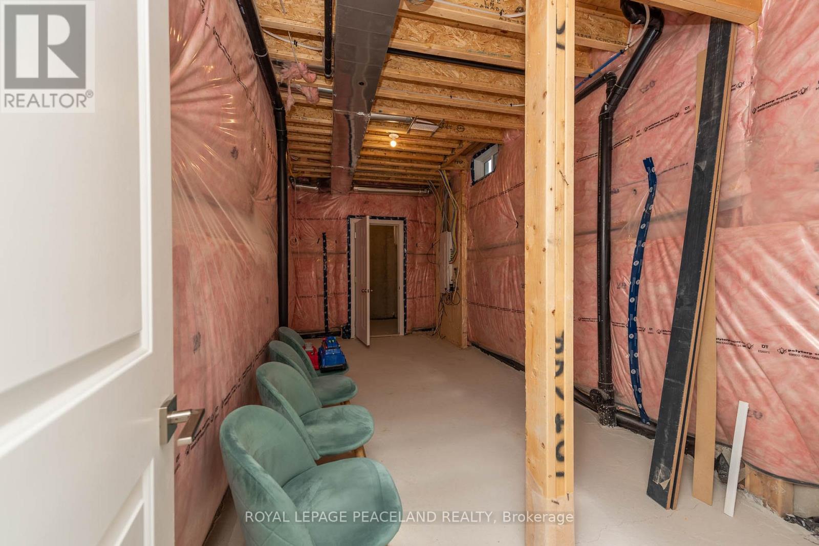 32 Planet Street, Richmond Hill, Ontario  L4C 4Y3 - Photo 27 - N12452946