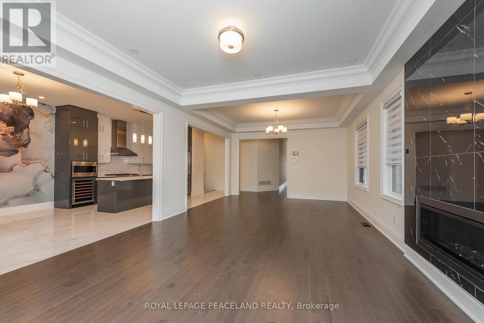 32 Planet Street, Richmond Hill, Ontario  L4C 4Y3 - Photo 4 - N12452946